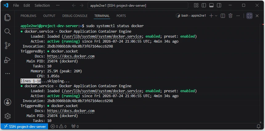 VS Code의 Linux 서버 터미널에서 Docker 서비스가 enabled 및 active running 상태임을 확인한 화면