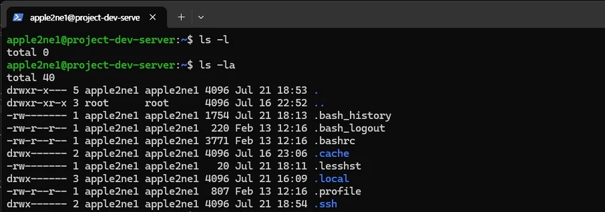 Linux 서버의 홈 폴더에서 `ls -la`를 실행해 숨김 폴더인 `.ssh`가 이미 존재하는 것을 확인하는 터미널 화면