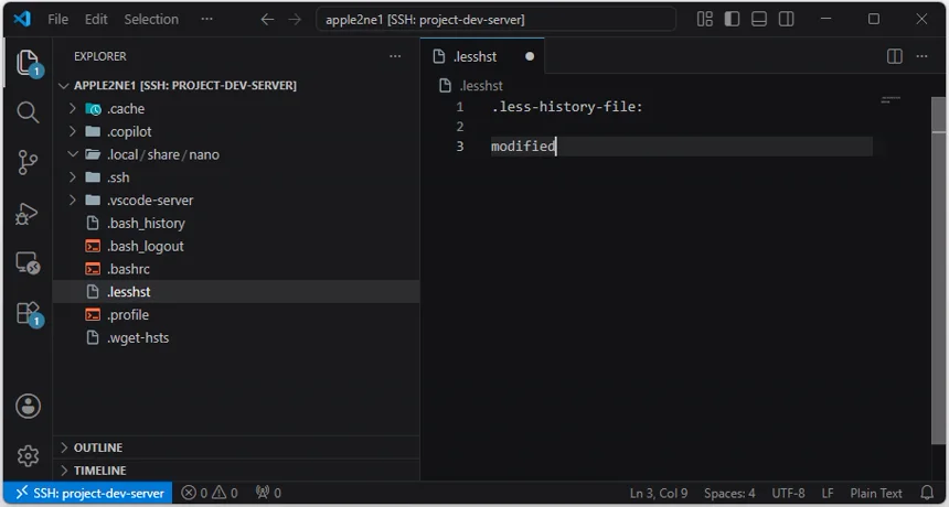 VS Code 편집기에서 lesst 파일을 수정한 뒤 탭에 미저장 변경 표시가 나타난 화면