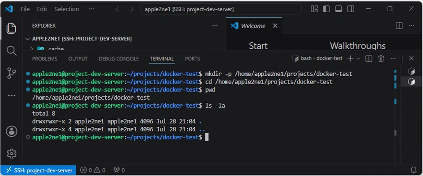 VS Code의 Linux 서버 터미널에서 docker-test 프로젝트 폴더를 만들고 이동한 뒤 pwd와 ls 명령으로 경로와 폴더 내용을 확인한 결과
