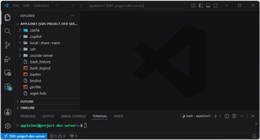 VS Code가 project-dev-server에 SSH로 연결된 상태로 Explorer와 원격 터미널, 왼쪽 아래 원격 연결 표시가 열린 화면